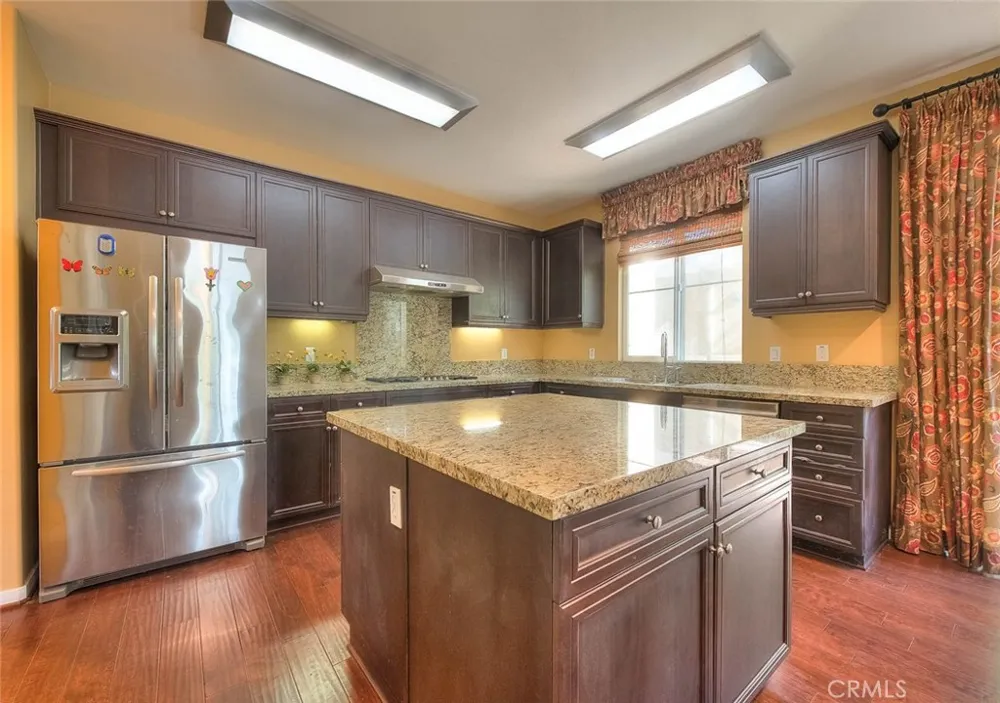 906 Woodbine Azusa, CA 91702