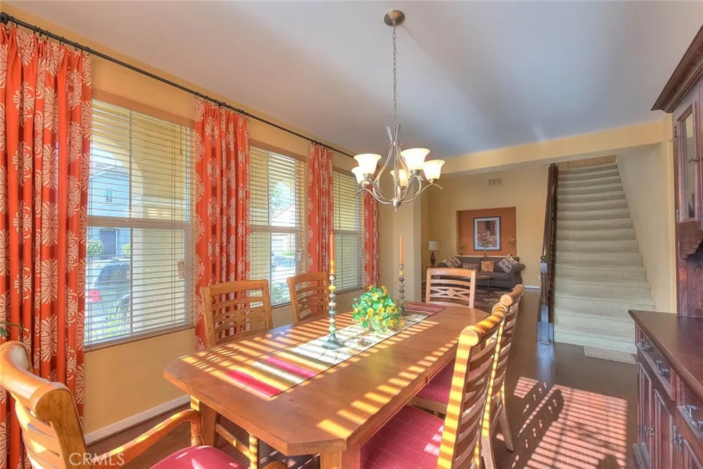 906 Woodbine Azusa, CA 91702