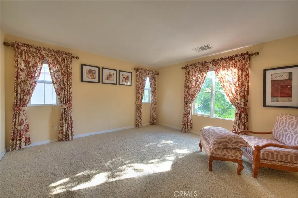 906 Woodbine Azusa, CA 91702