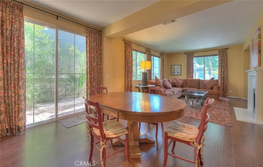 906 Woodbine Azusa, CA 91702
