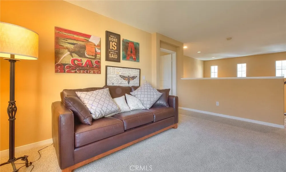 906 Woodbine Azusa, CA 91702