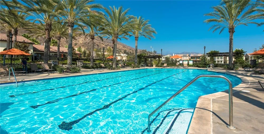 906 Woodbine Azusa, CA 91702