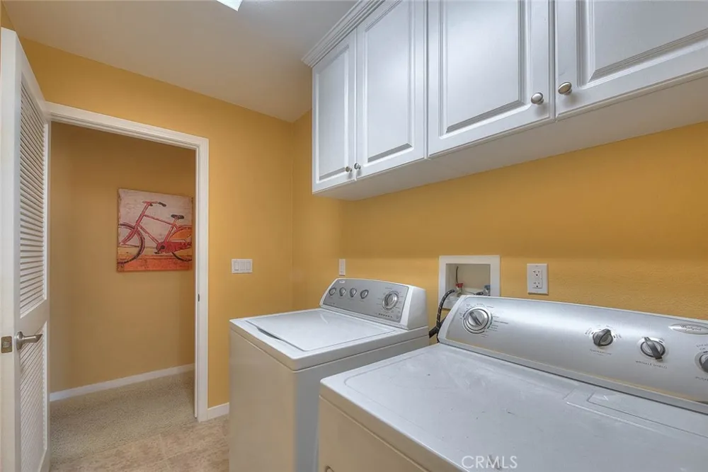 906 Woodbine Azusa, CA 91702