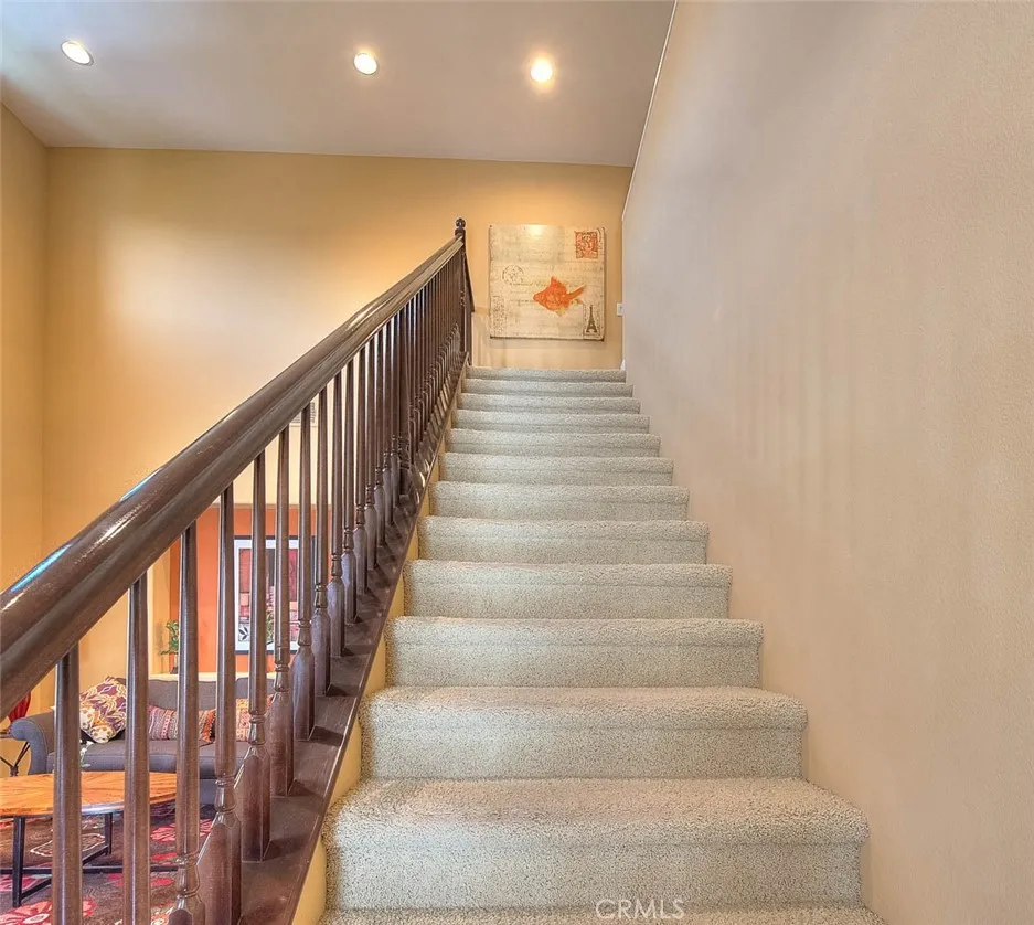 906 Woodbine Azusa, CA 91702
