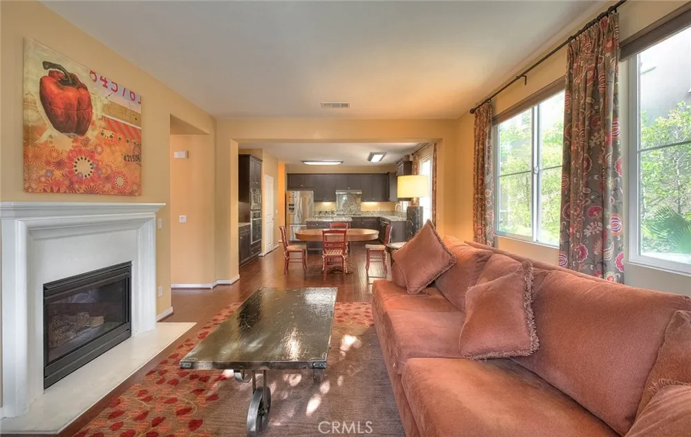 906 Woodbine Azusa, CA 91702