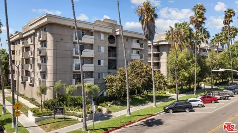 345 S Alexandria Avenue #304