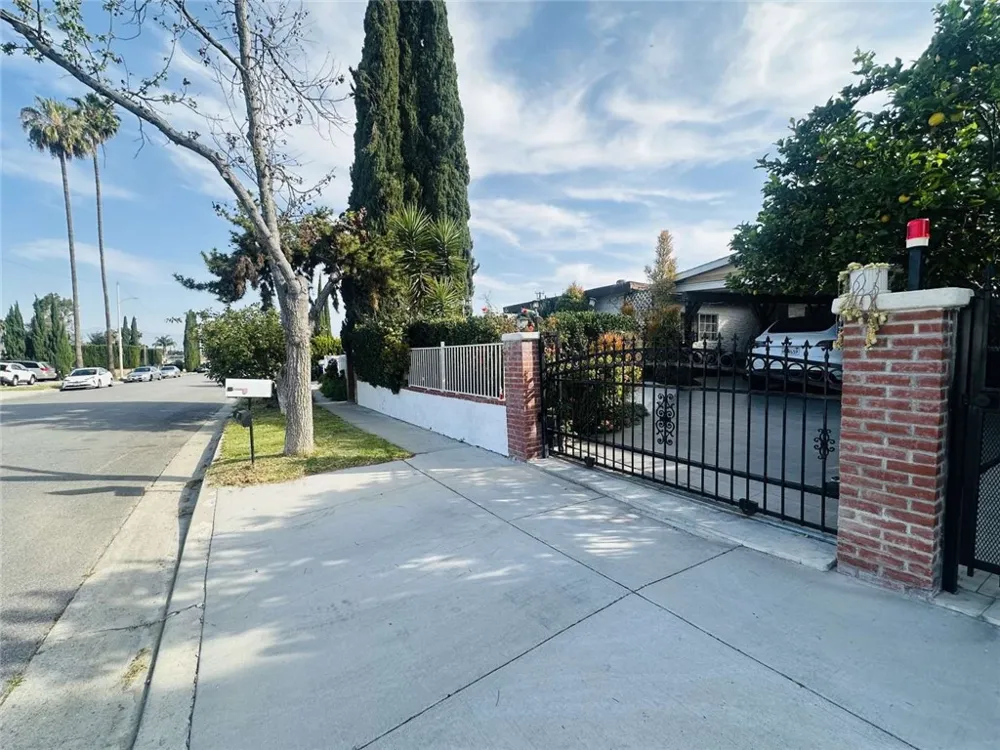 2202 Paso Real Avenue Rowland Heights, CA 91748