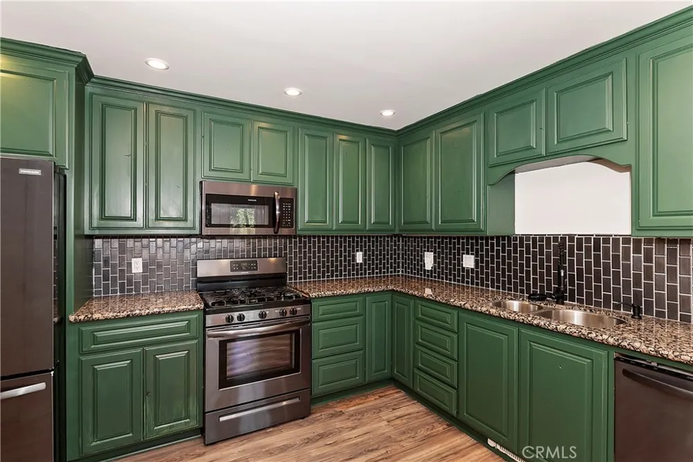 21510 Crest Forest Drive Cedarpines Park, CA 92322
