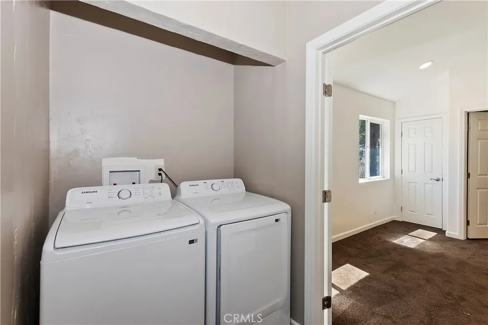 21510 Crest Forest Drive Cedarpines Park, CA 92322