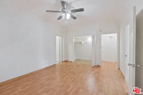 526 S Oxford Avenue #100