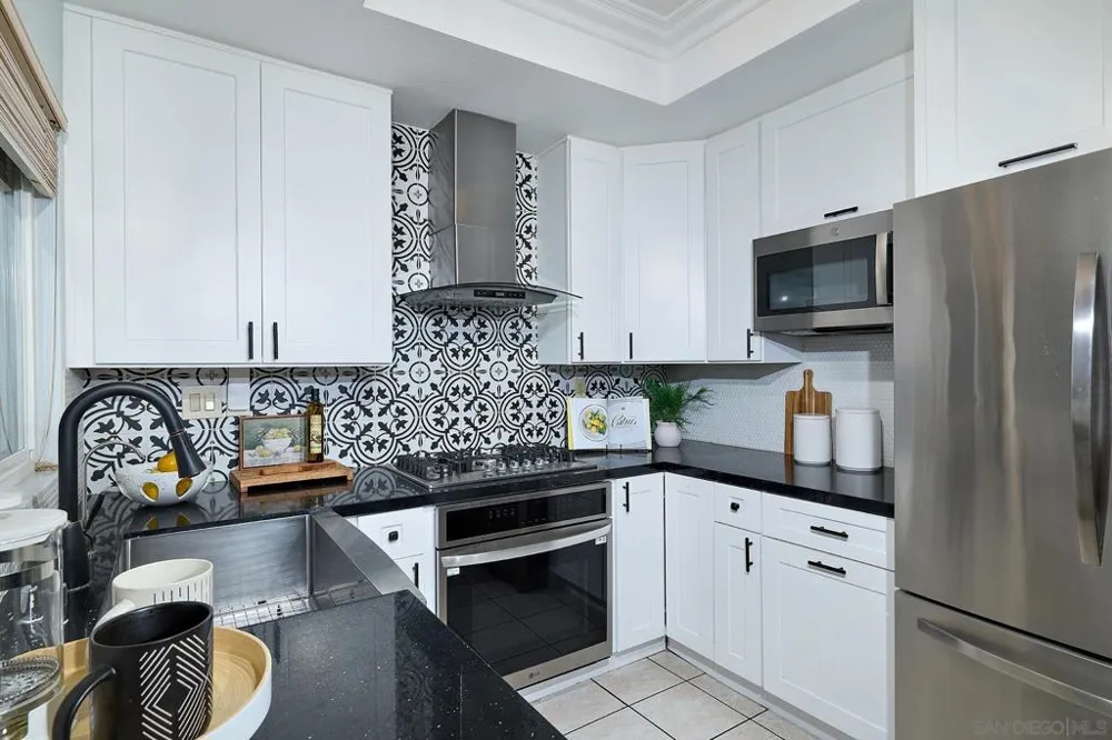 11037 Caminito Vista Pacifica San Diego, CA 92131
