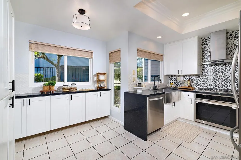 11037 Caminito Vista Pacifica San Diego, CA 92131