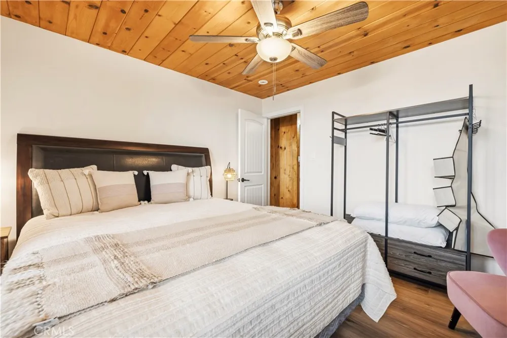24682 Lake Gregory Drive Crestline, CA 92325