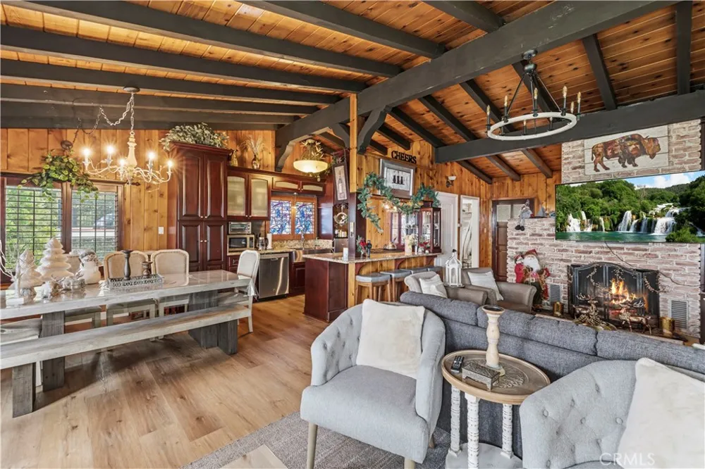24682 Lake Gregory Drive Crestline, CA 92325