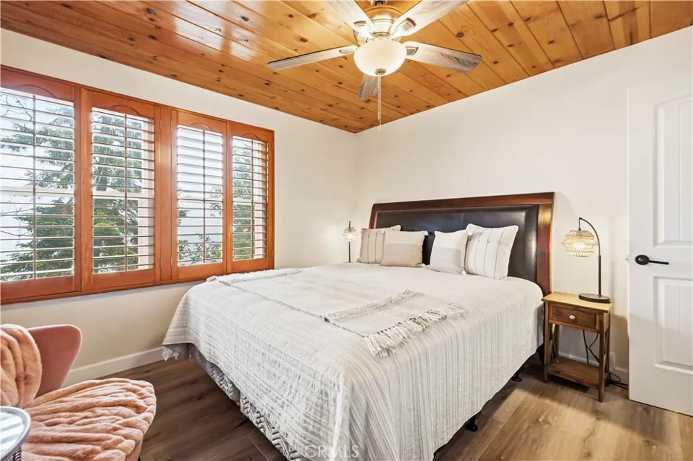 24682 Lake Gregory Drive Crestline, CA 92325