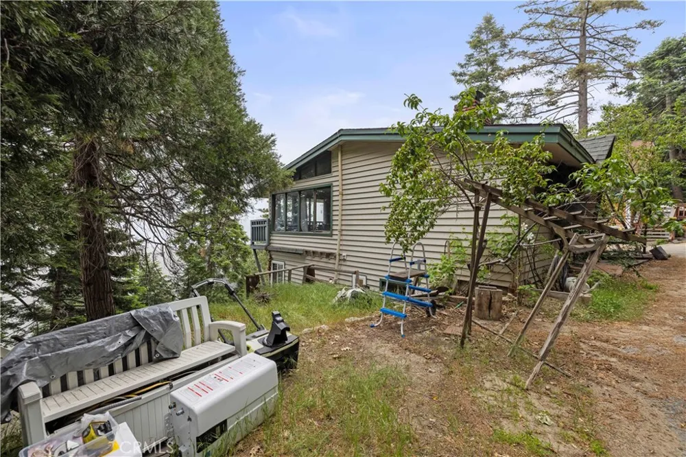 24682 Lake Gregory Drive Crestline, CA 92325