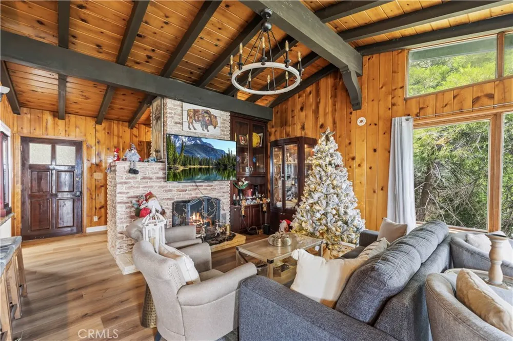 24682 Lake Gregory Drive Crestline, CA 92325