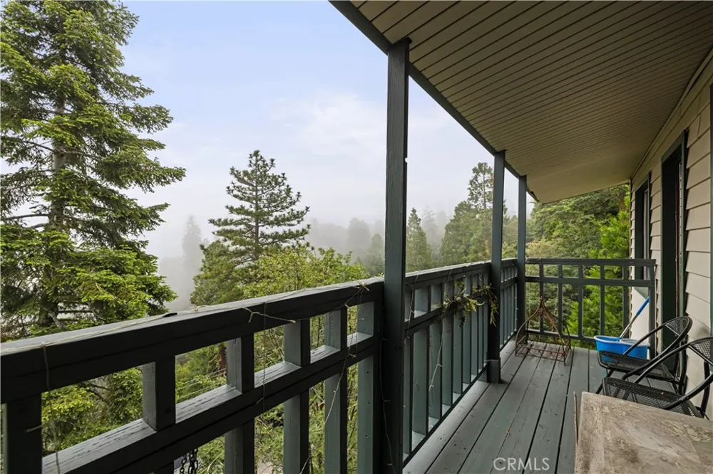 24682 Lake Gregory Drive Crestline, CA 92325