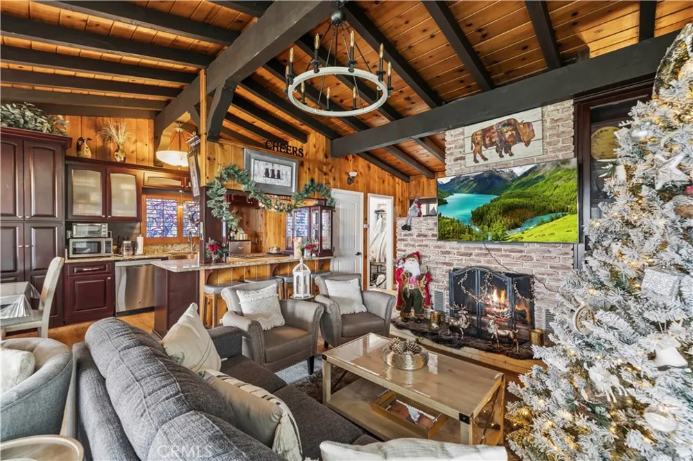 24682 Lake Gregory Drive Crestline, CA 92325