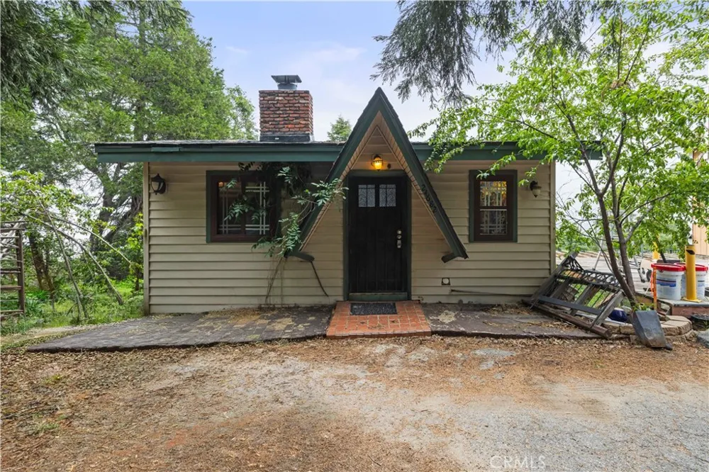 24682 Lake Gregory Drive Crestline, CA 92325
