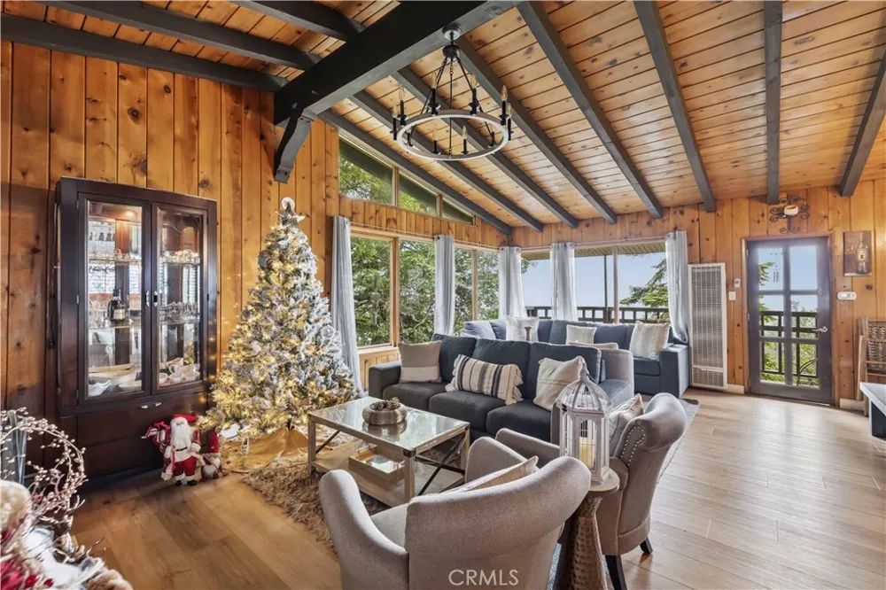 24682 Lake Gregory Drive Crestline, CA 92325