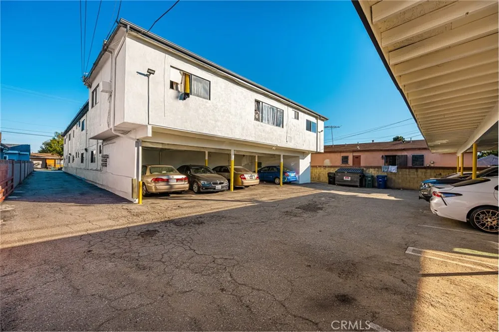 6725 Perry Road Bell Gardens, CA 90201