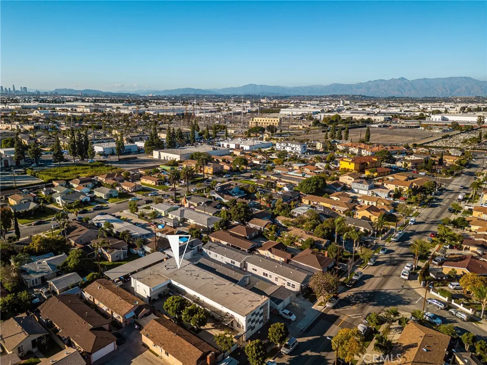 6725 Perry Road Bell Gardens, CA 90201
