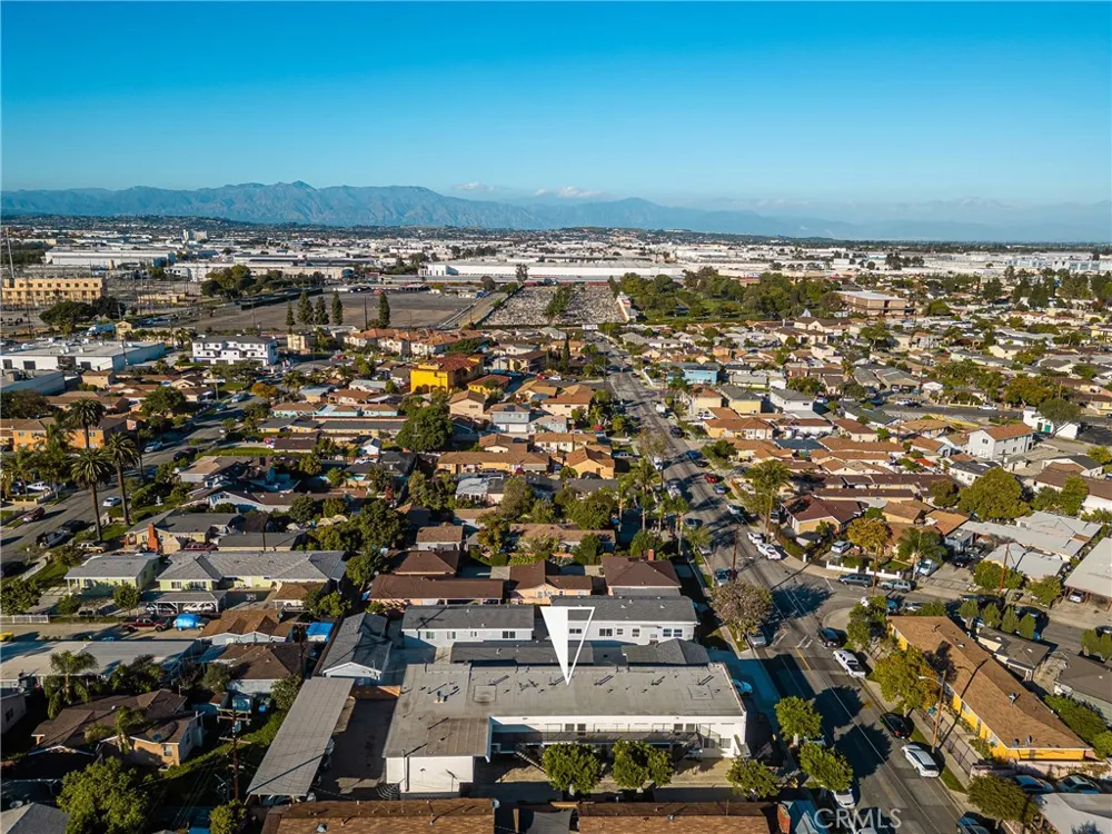 6725 Perry Road Bell Gardens, CA 90201