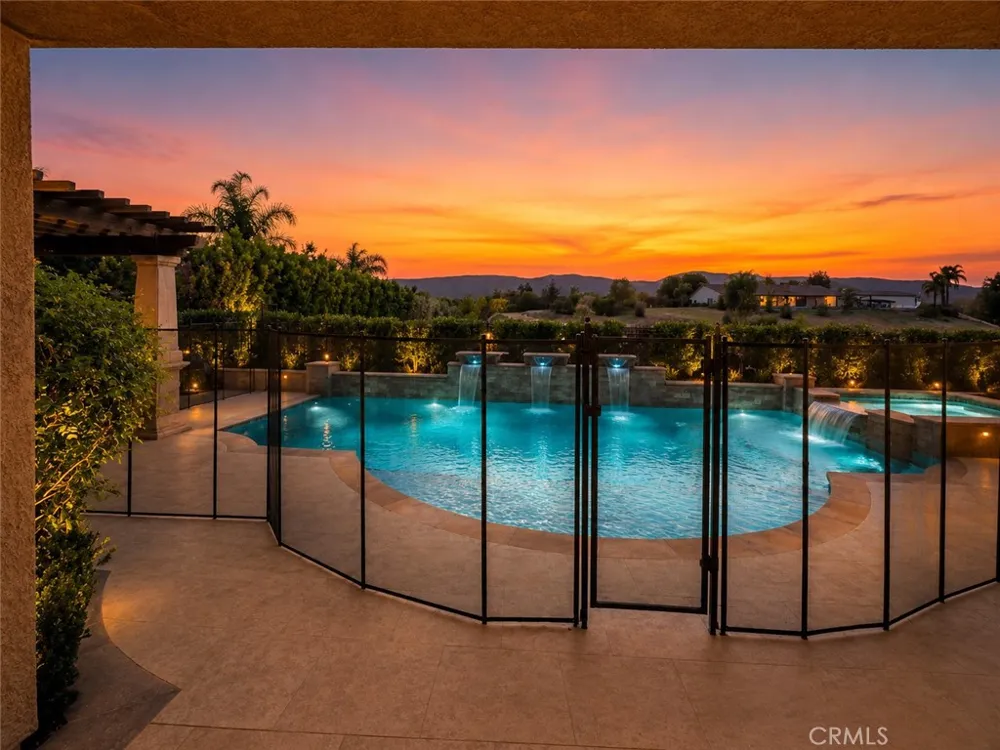 24219 Summer Creek Murrieta, CA 92562