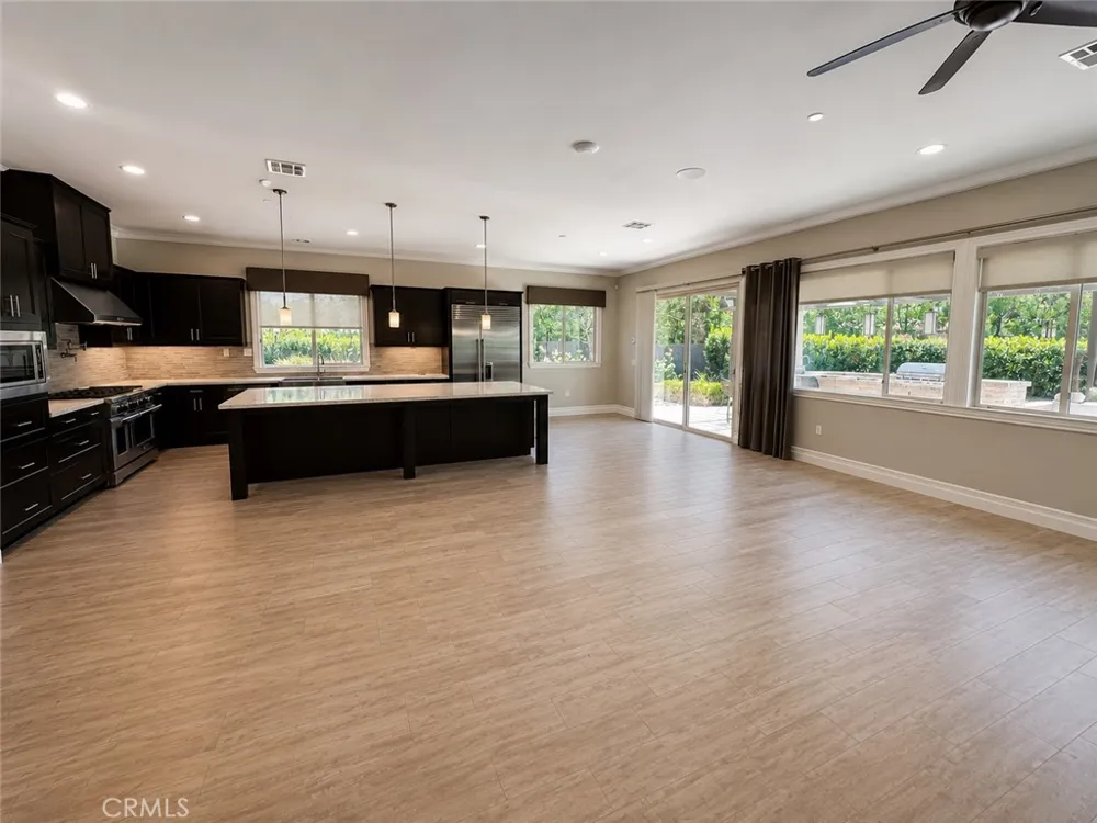 24219 Summer Creek Murrieta, CA 92562