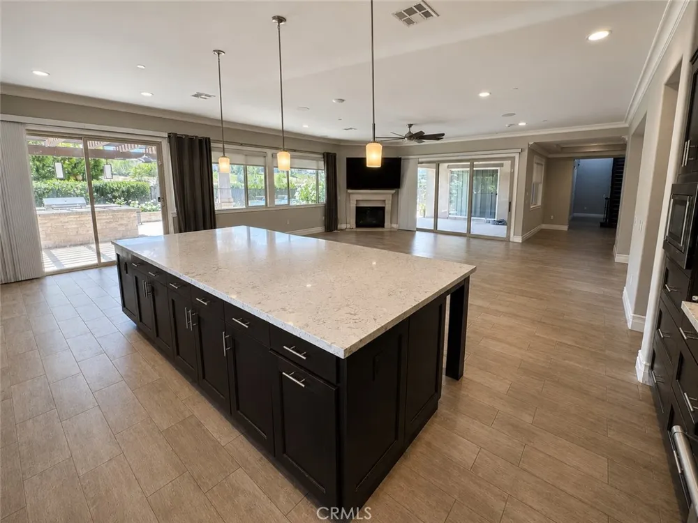 24219 Summer Creek Murrieta, CA 92562