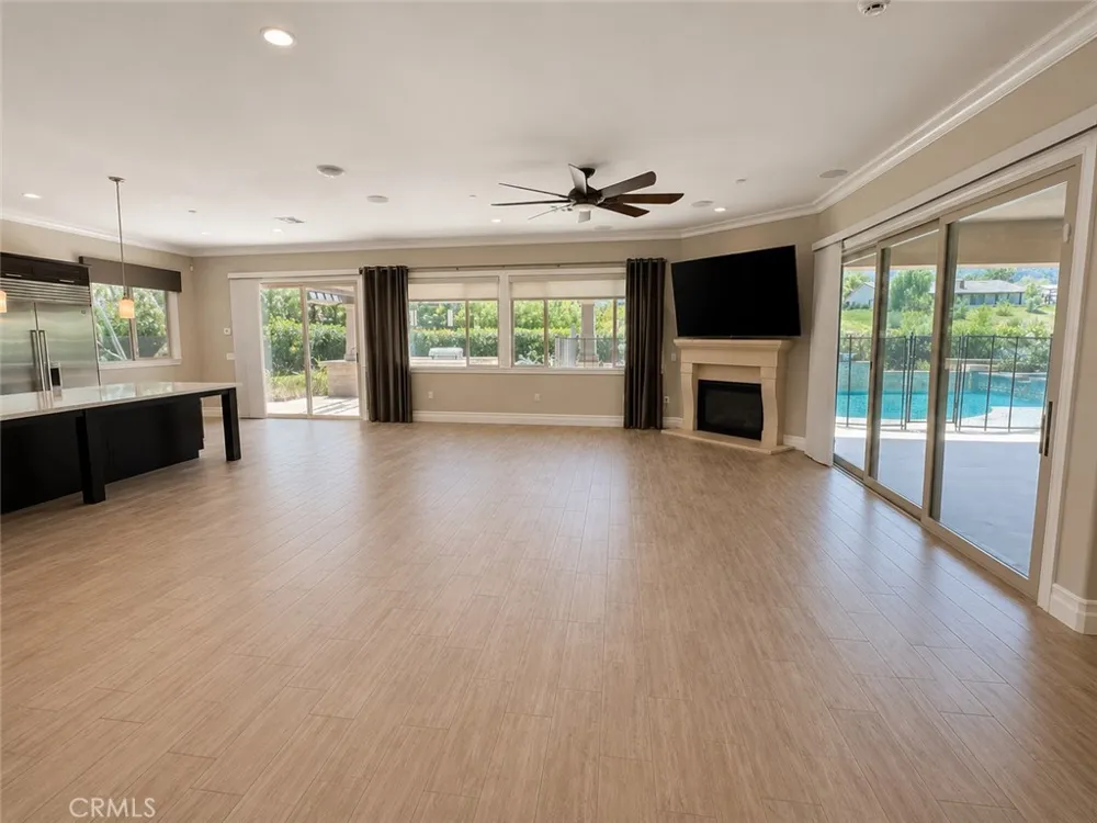 24219 Summer Creek Murrieta, CA 92562