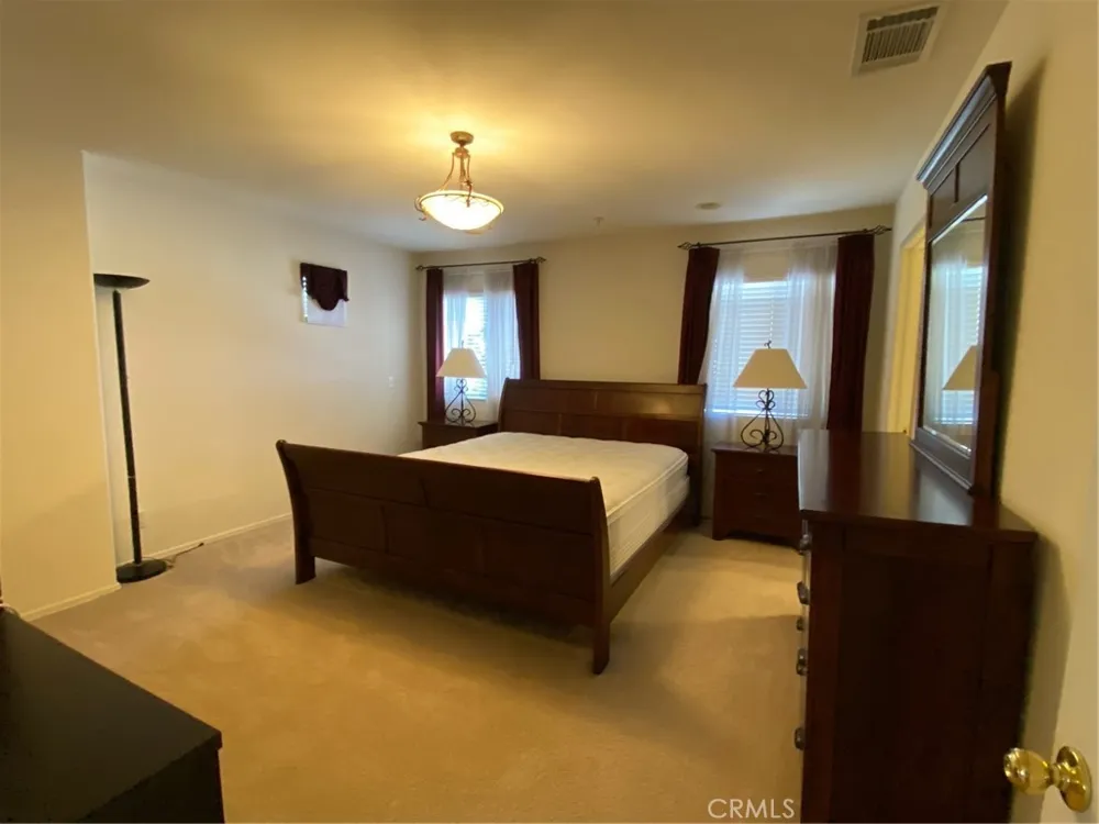 214 Violet Avenue #F Monrovia, CA 91016