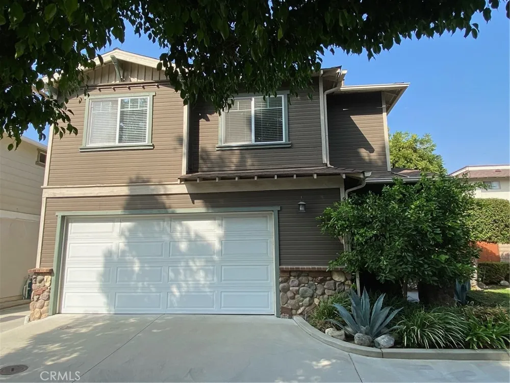 214 Violet Avenue #F Monrovia, CA 91016