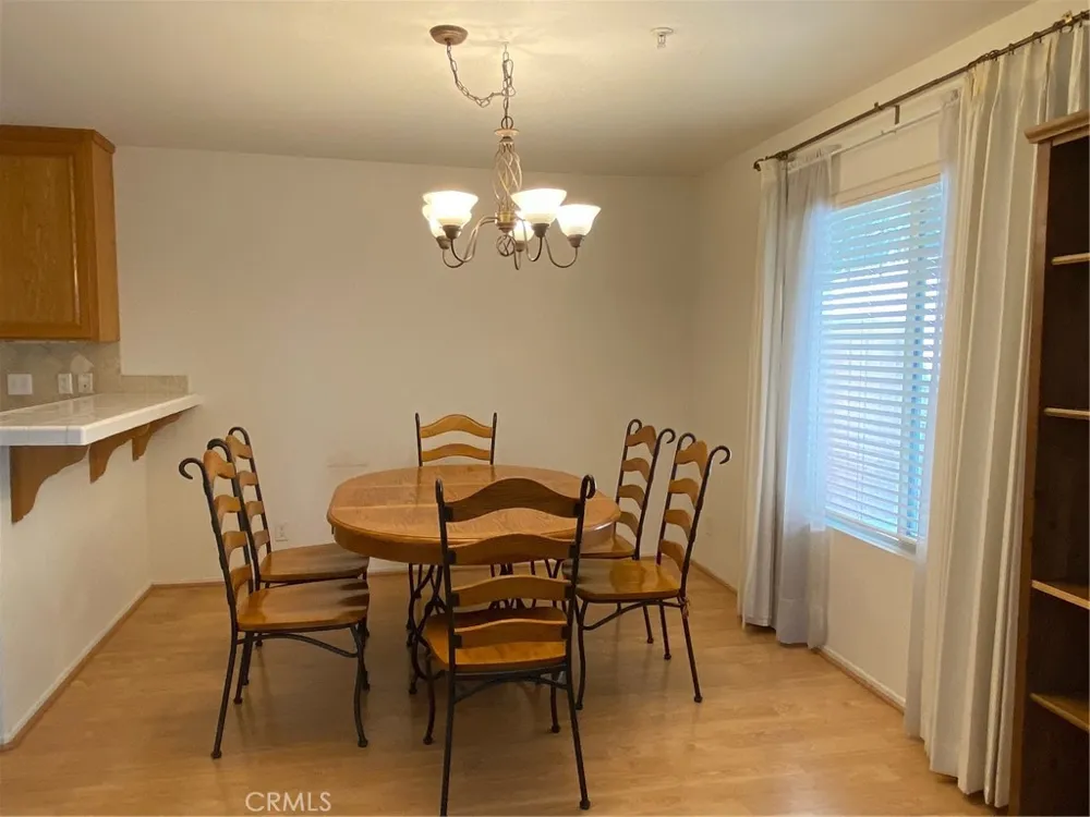 214 Violet Avenue #F Monrovia, CA 91016