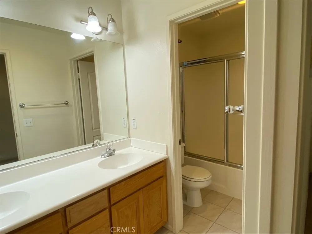 214 Violet Avenue #F Monrovia, CA 91016