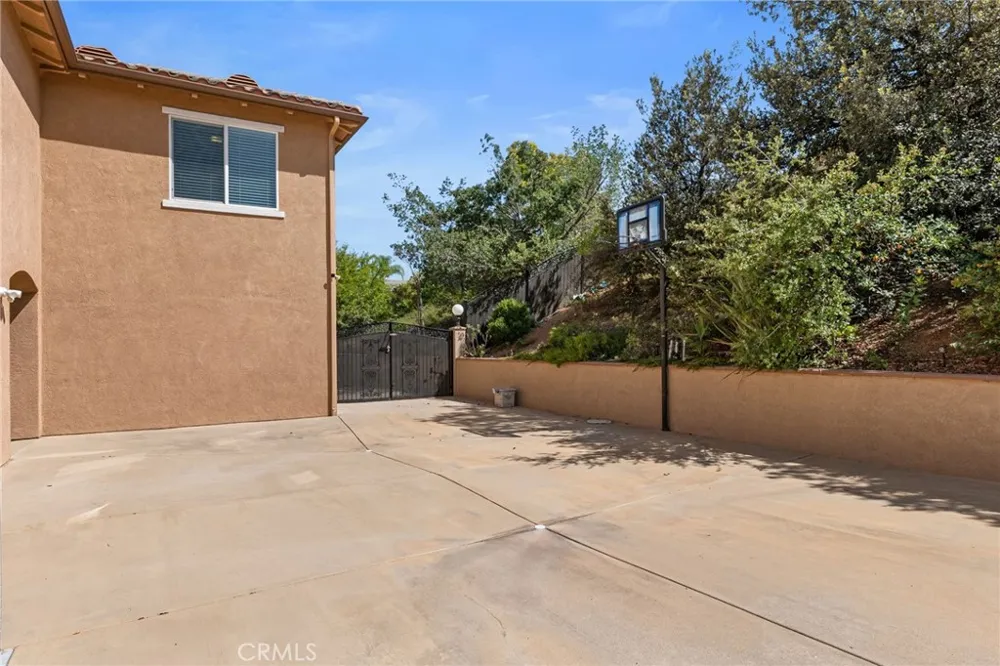 4068 Shady Ridge Circle Corona, CA 92881