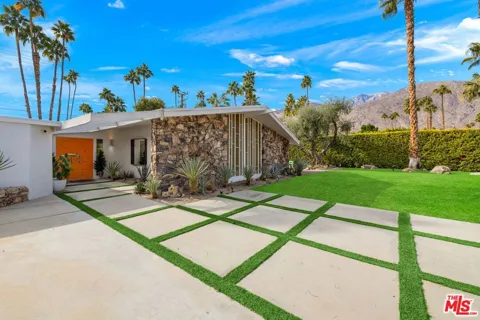 1155 E Mesquite Avenue