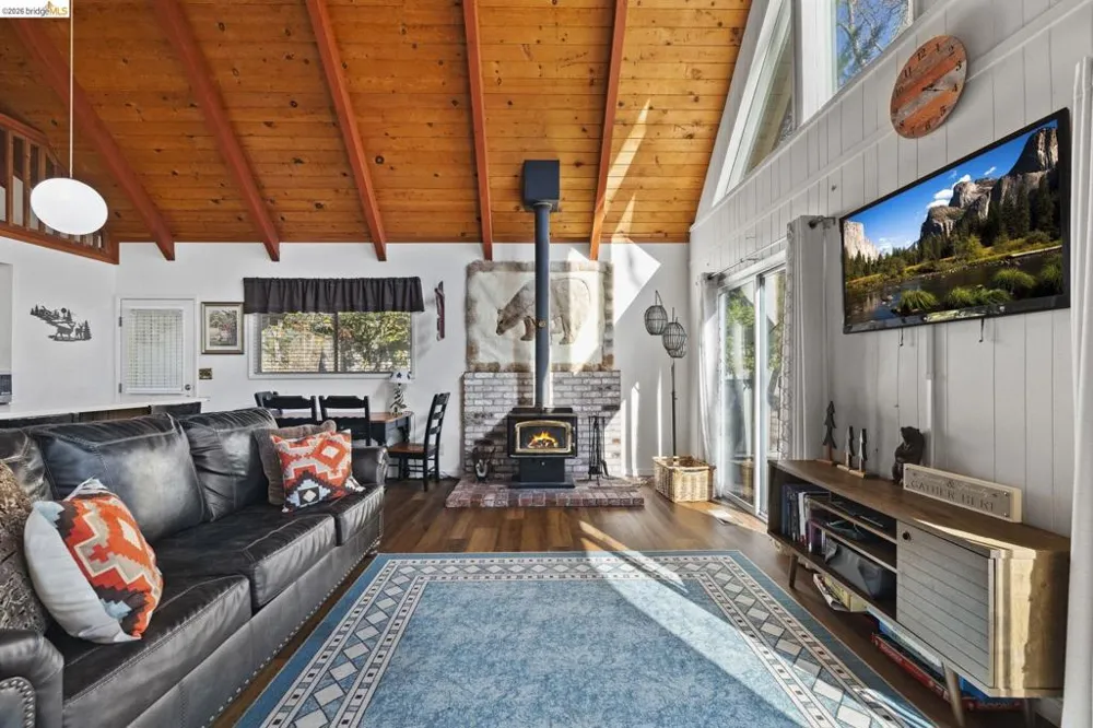 19331 Reid Cir Groveland, CA 95321