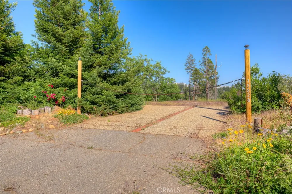 13828 Andover Magalia, CA 95954