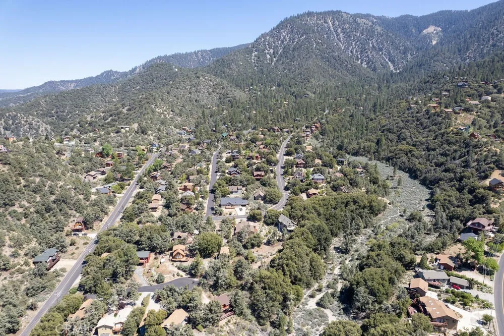 2100 Hickory Court Pine Mountain Club, CA 93222