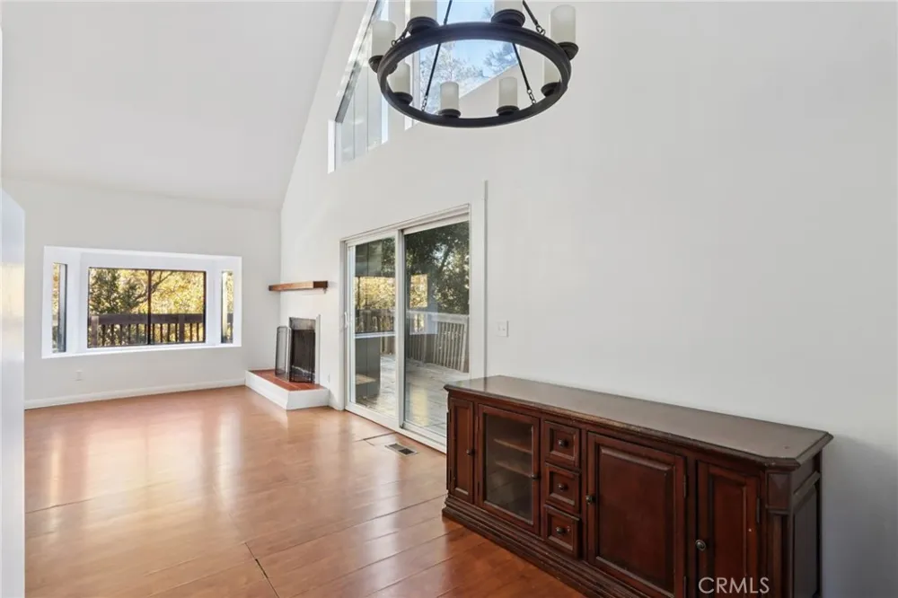 5866 Robin Oak Drive Angelus Oaks, CA 92305