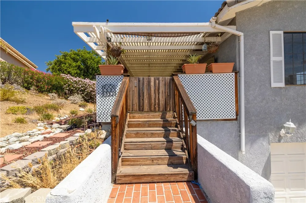 30745 Long Point Canyon Lake, CA 92587