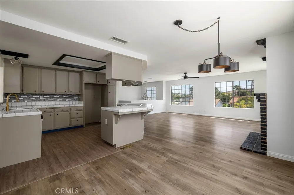 30745 Long Point Canyon Lake, CA 92587
