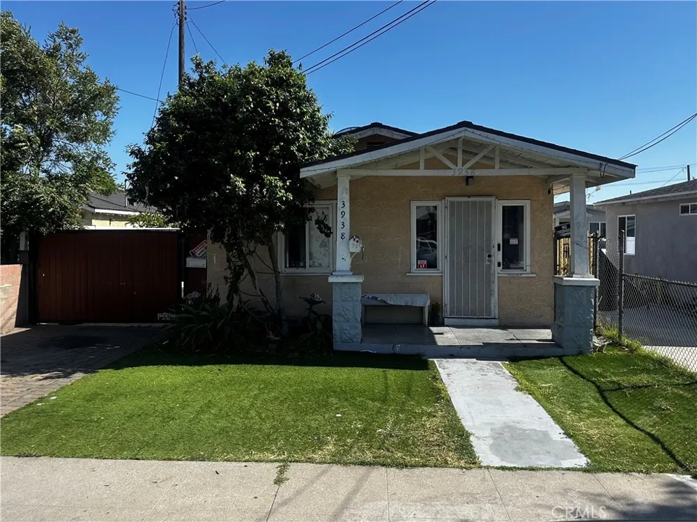 3938 Clara Bell Gardens, CA 90201