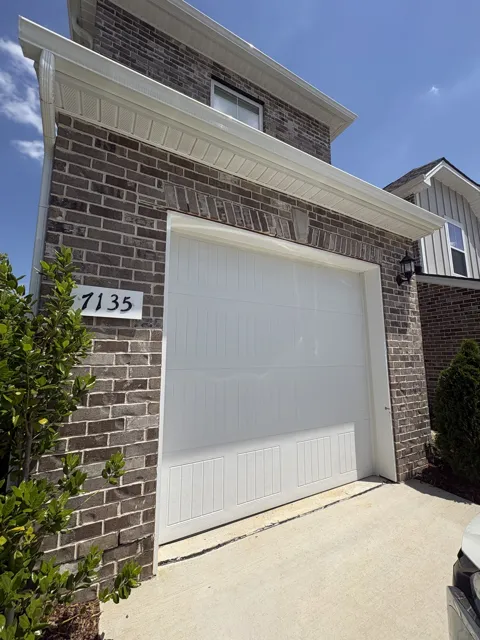 7135 Mapleside Ln