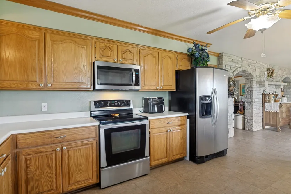 369 Sakewitz Comfort, TX 78013