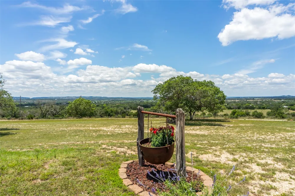 369 Sakewitz Comfort, TX 78013