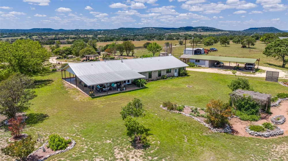 369 Sakewitz Comfort, TX 78013