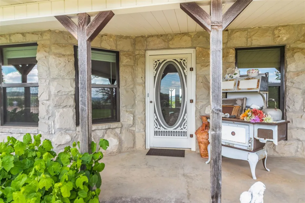 369 Sakewitz Comfort, TX 78013